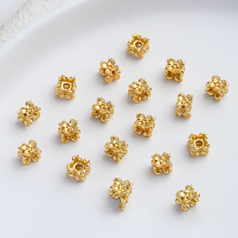 18K matte gold double-sided spacer beads four-leaf clover wreath crown bead spacer