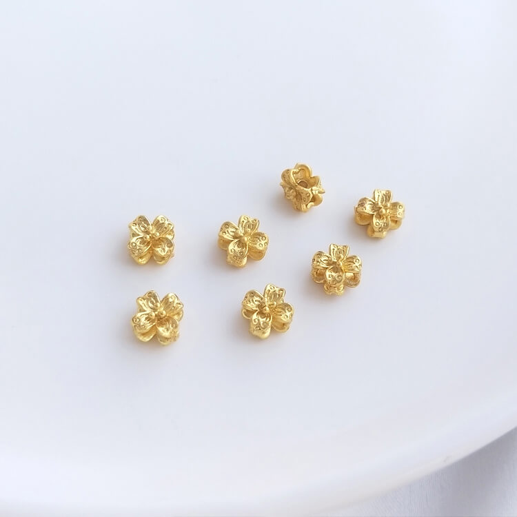 18K matte gold double-sided spacer beads four-leaf clover wreath crown bead spacer