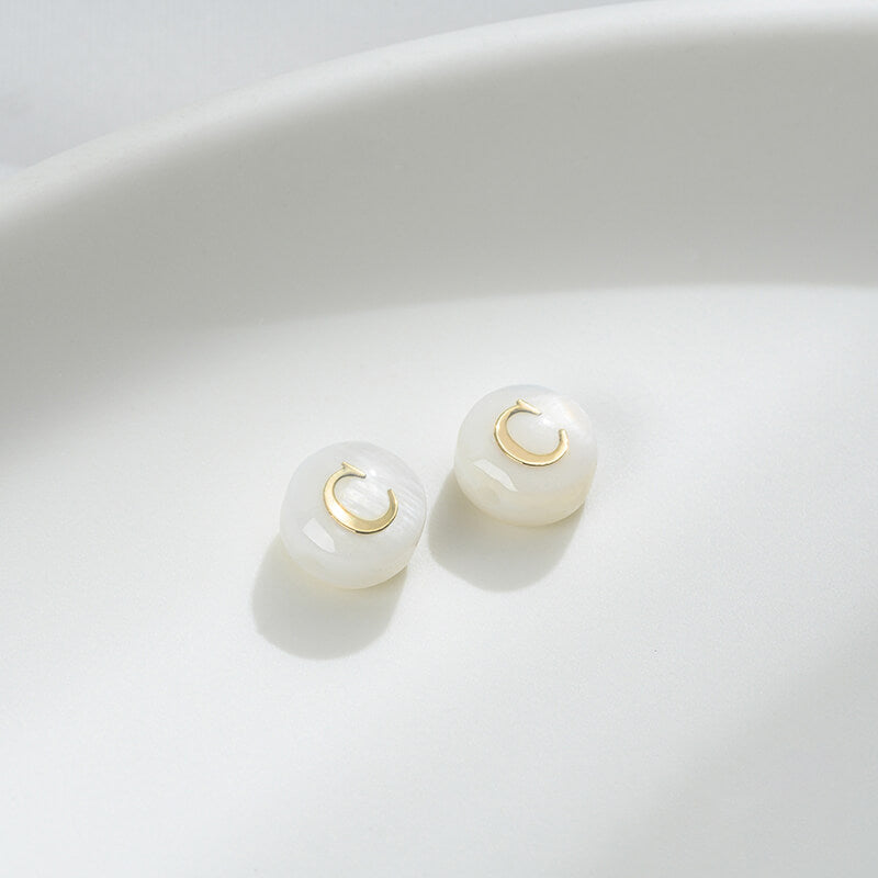 Small size natural white butterfly shell double-sided metal 26 letter spacer beads