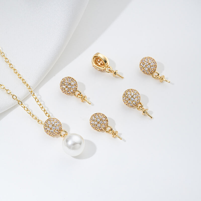 Geometric necklace pendant with zircon, bird, four-leaf clover, heart-shaped pearl setting