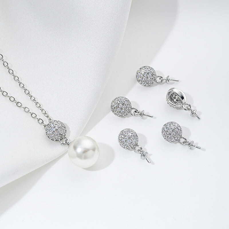 Geometric necklace pendant with zircon, bird, four-leaf clover, heart-shaped pearl setting