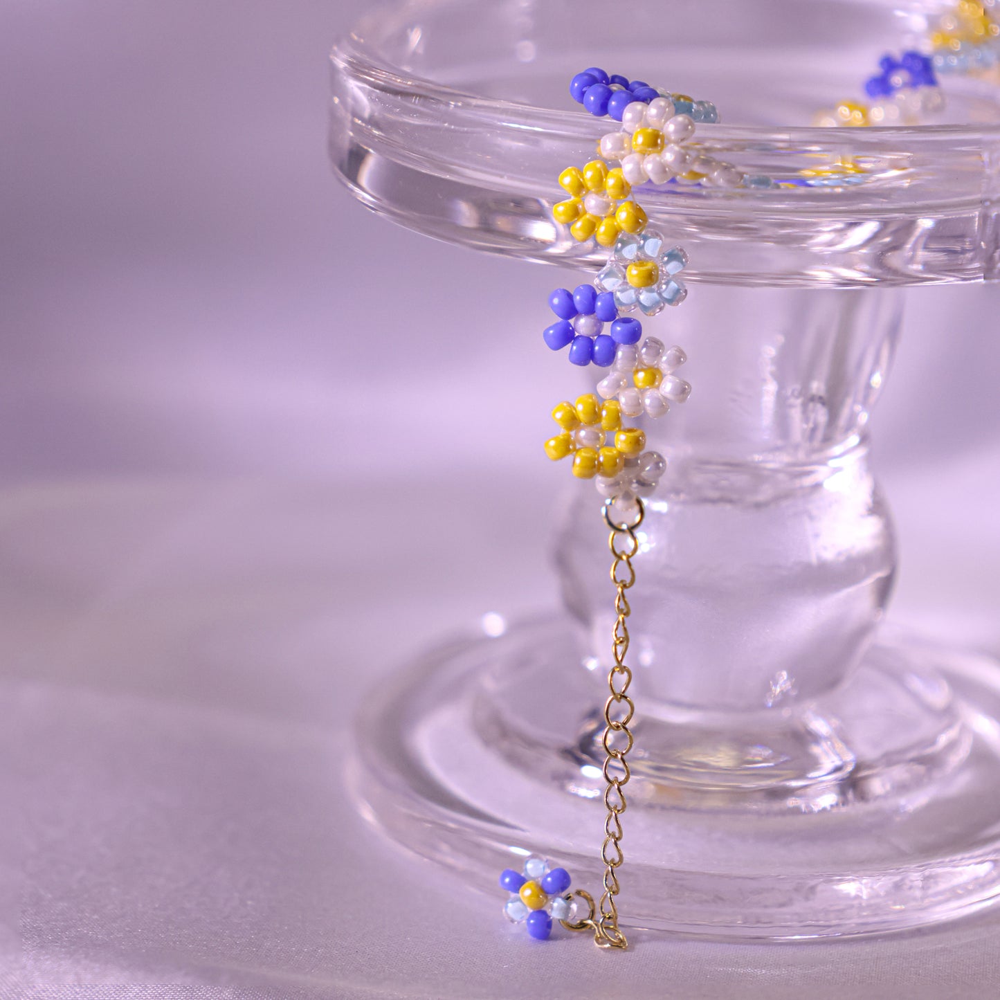 Chirimiri Handmade Flower Daisy Bracelet – Cinderella Series Cute Bracelets Teenage Girl Accessories Blue & White & Yellow Bracelets For Women And Girls Gifts Halloween Party Accessories