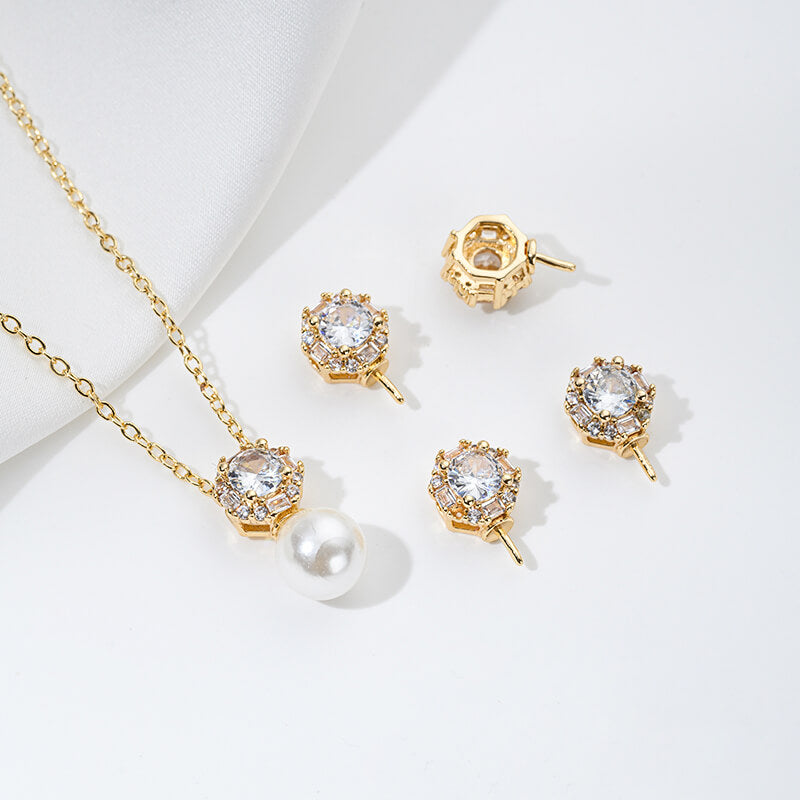 Geometric necklace pendant with zircon, bird, four-leaf clover, heart-shaped pearl setting