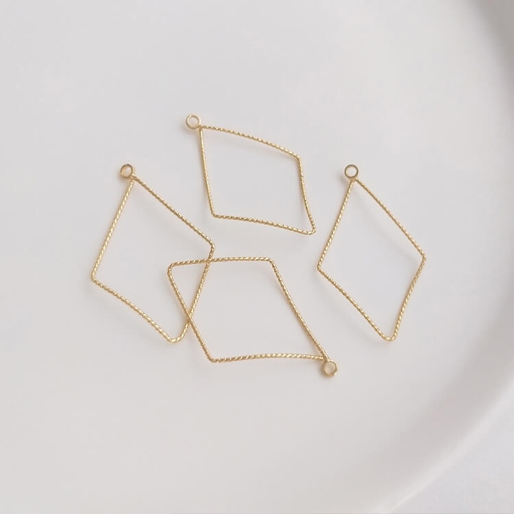 DIY pendant with hanging geometric frame, round water drop, triangle and heart shape