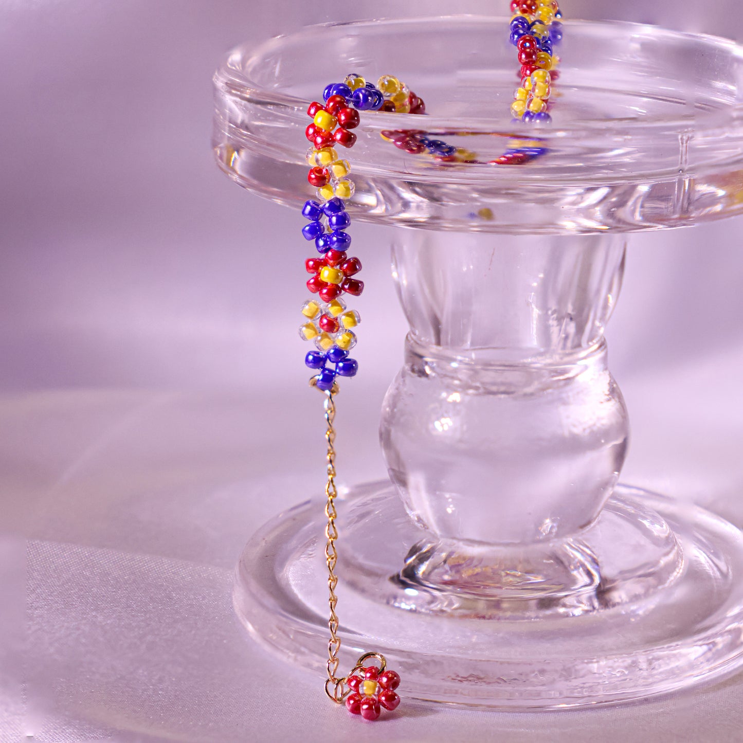 Chirimiri Handmade Flower Bracelet – Snow White Series Daisy Bracelets Halloween Holiday Bracelets High Quality Fashion Jewelry Halloween Costume Accessories Fairy Tale Bracelets For Women And Girls