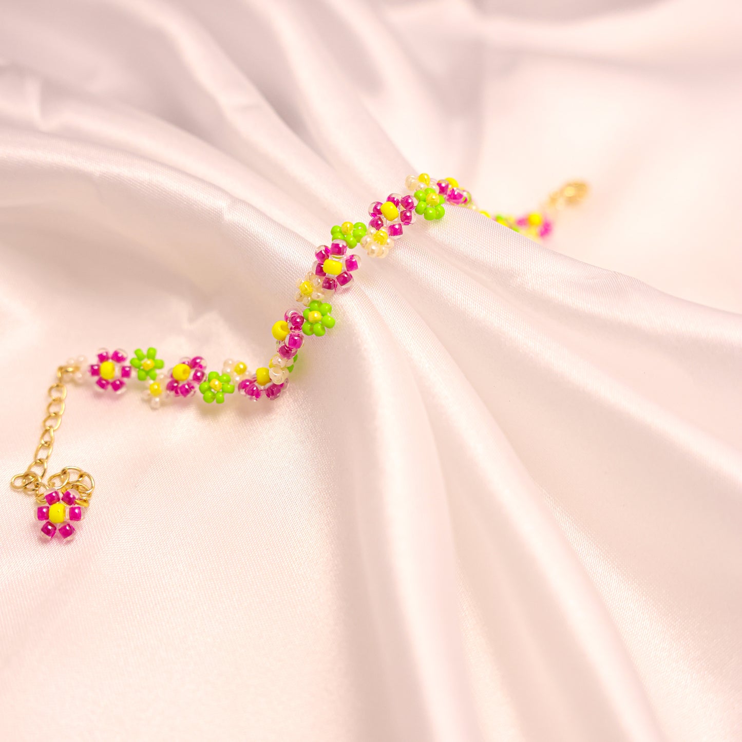 Chirimiri Handmade Jewelry -Summer Vacation Vibe Daisy Flower Bracelet – Tropical Flower Series Gifts Girlfriend Beaded Bracelets Colorful Daisy Design