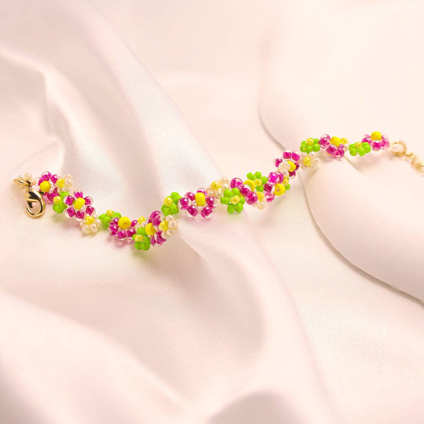 Chirimiri Handmade Jewelry -Summer Vacation Vibe Daisy Flower Bracelet – Tropical Flower Series Gifts Girlfriend Beaded Bracelets Colorful Daisy Design