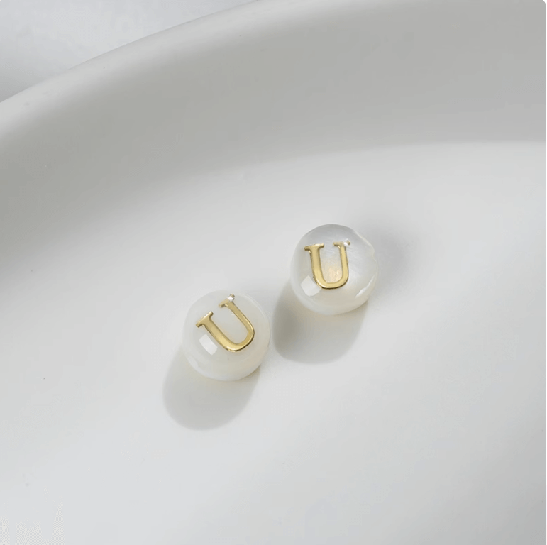 Small size natural white butterfly shell double-sided metal 26 letter spacer beads