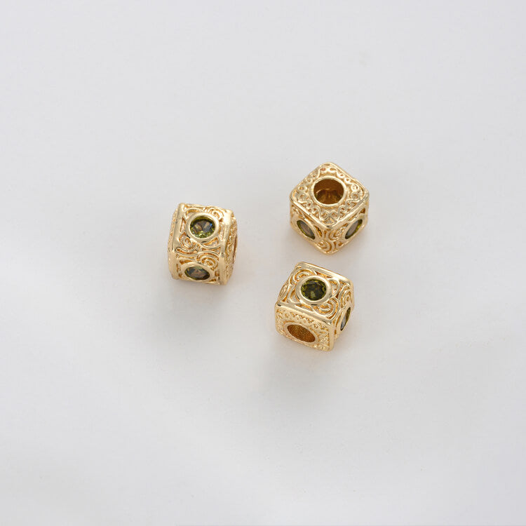 Retro pattern with colored zirconium square spacer beads on all four sides