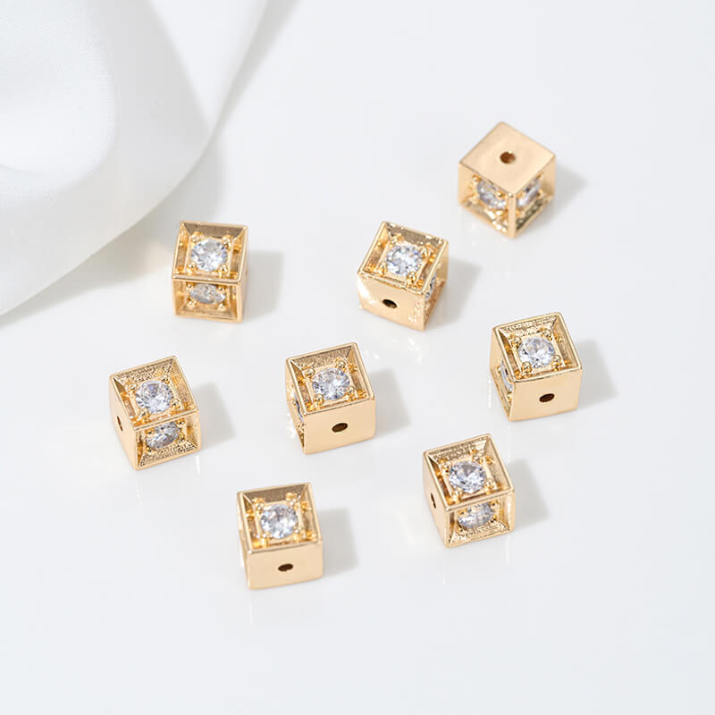3D square spacer beads with zircon 14K white k