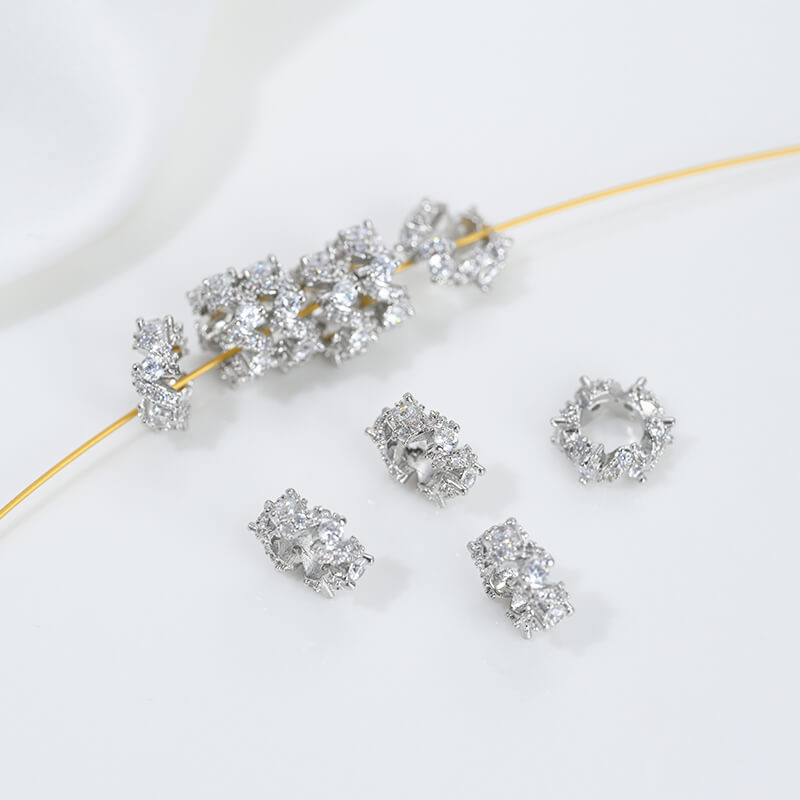 Micro-inlaid zircon 14K gold-plated color-preserving snowflake isolation beads
