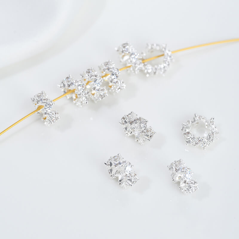 Micro-inlaid zircon 14K gold-plated color-preserving snowflake isolation beads