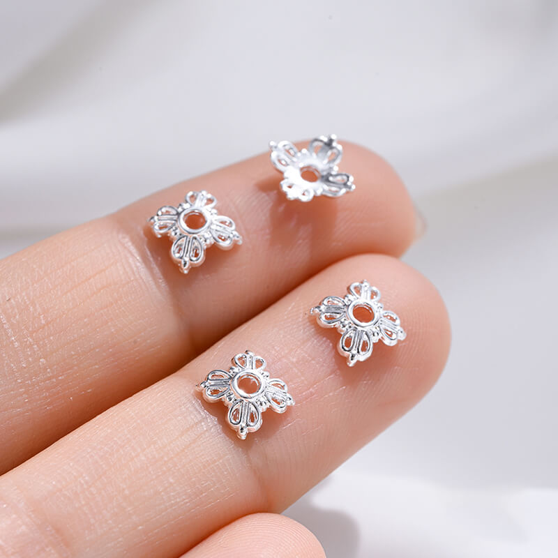 Plum blossom, four-leaf clover, snowflake beaded cap
