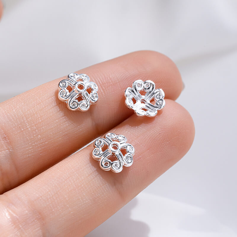 Plum blossom, four-leaf clover, snowflake beaded cap