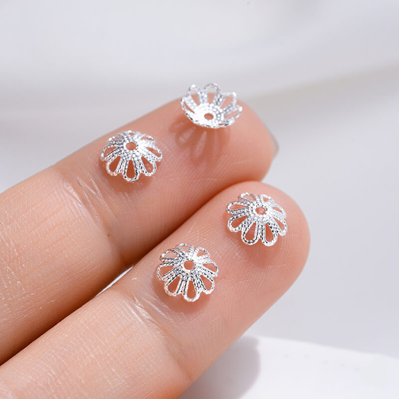 Plum blossom, four-leaf clover, snowflake beaded cap