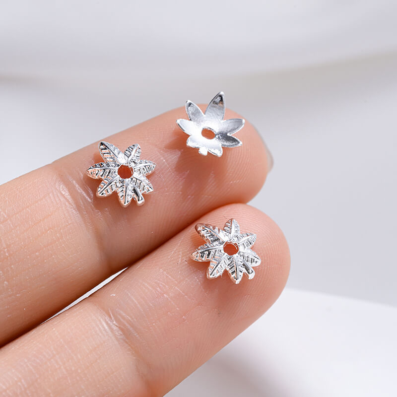 Plum blossom, four-leaf clover, snowflake beaded cap